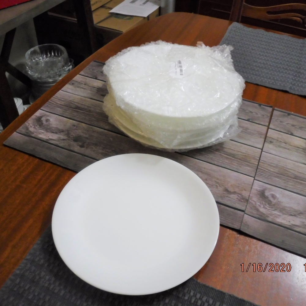 Set of 6 Corelle salad plates